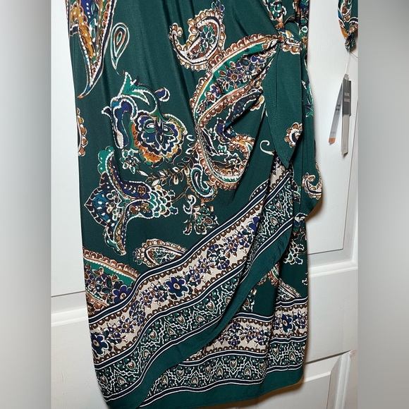 Robbie Bee Woman’s Wrap Dress Size PS Green Paisley Textured 3/4 Sleeves NWT - Picture 2 of 7